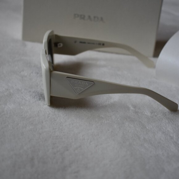 Prada Sunglasses Spr14z White - Picture 3 of 5